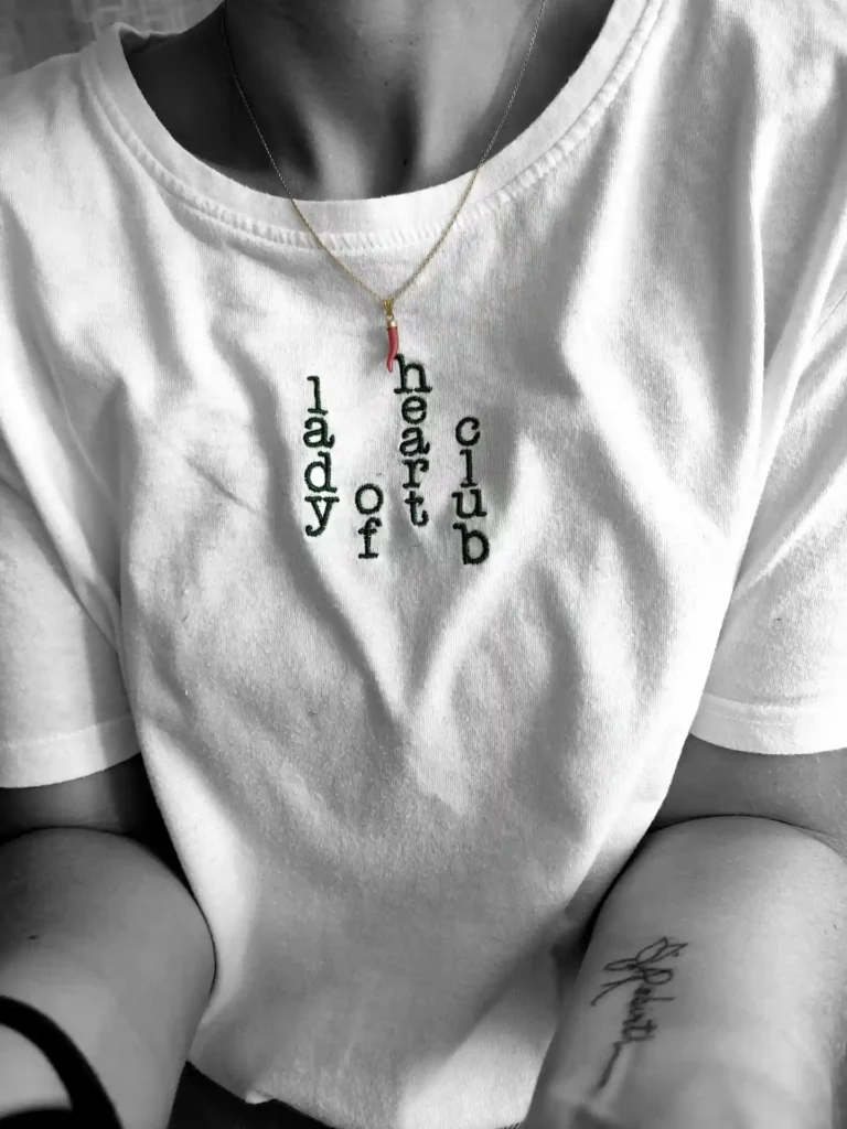 broderie texte personnalise original sur t shirt