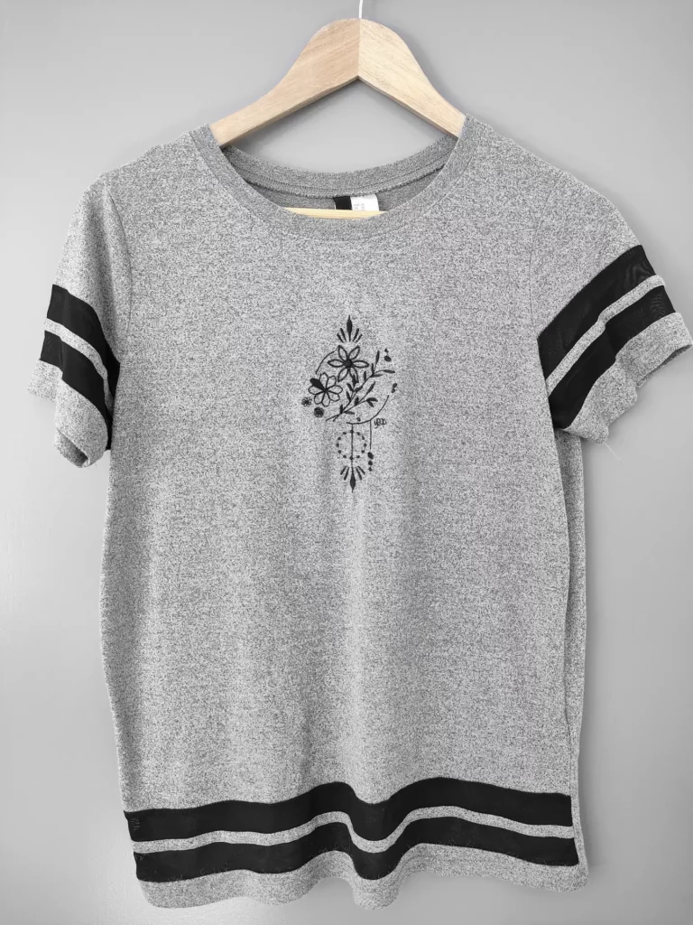 broderie originale unique t shirt comme un tatouage